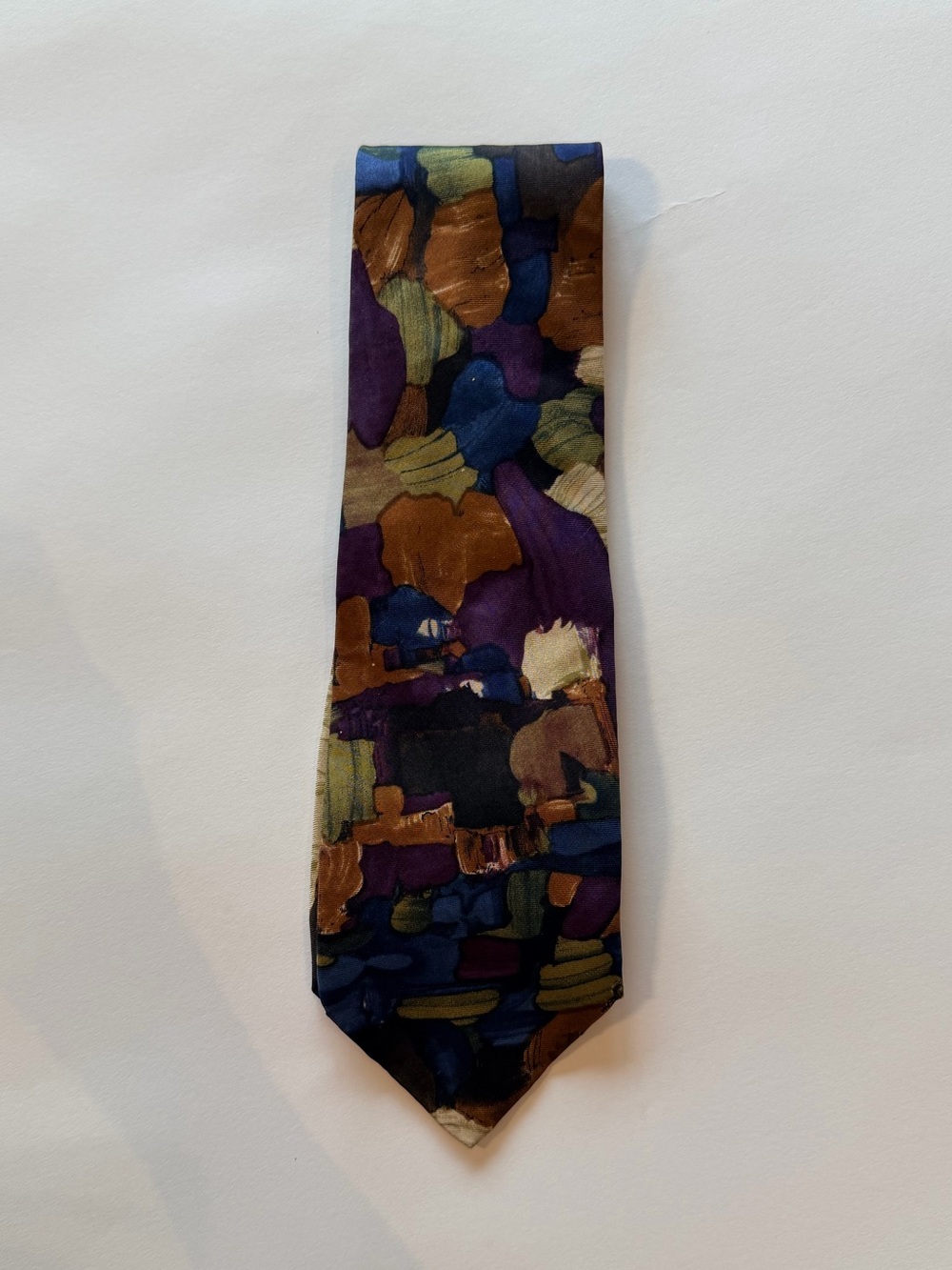 Vintage Club International by Manhattan 100% Silk Abstract Tie Made in Italy